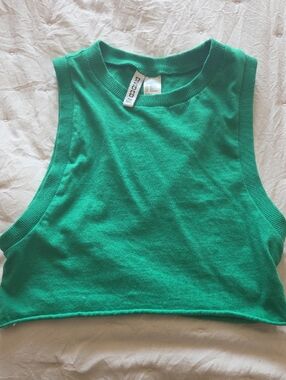 H&M Divided Bright Green Crewneck Tee